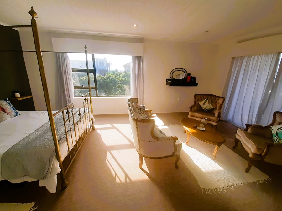 5 Bedroom Property for Sale in Paradise Beach Eastern Cape